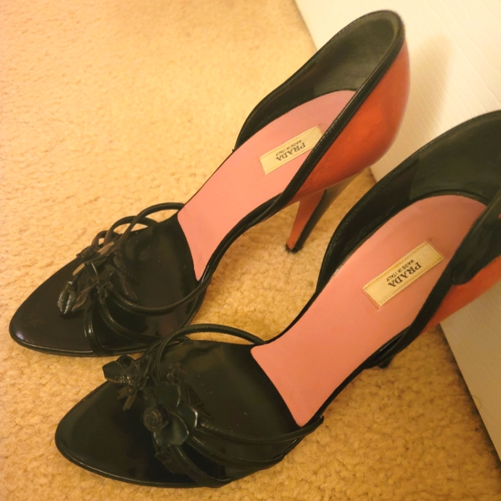 Authentic Prada Pumps Pink and Flower Details